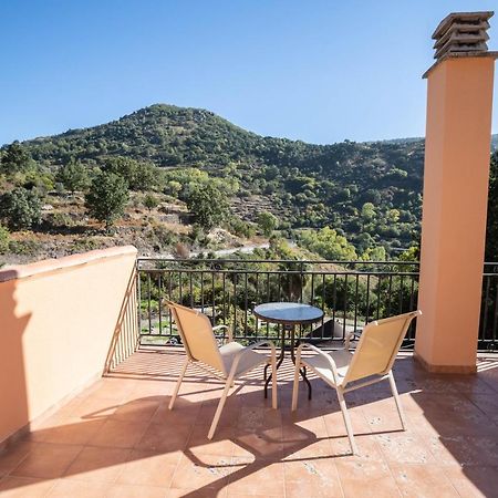 Apartamentos Rurales El Solitario Banos De Montemayor Eksteriør billede