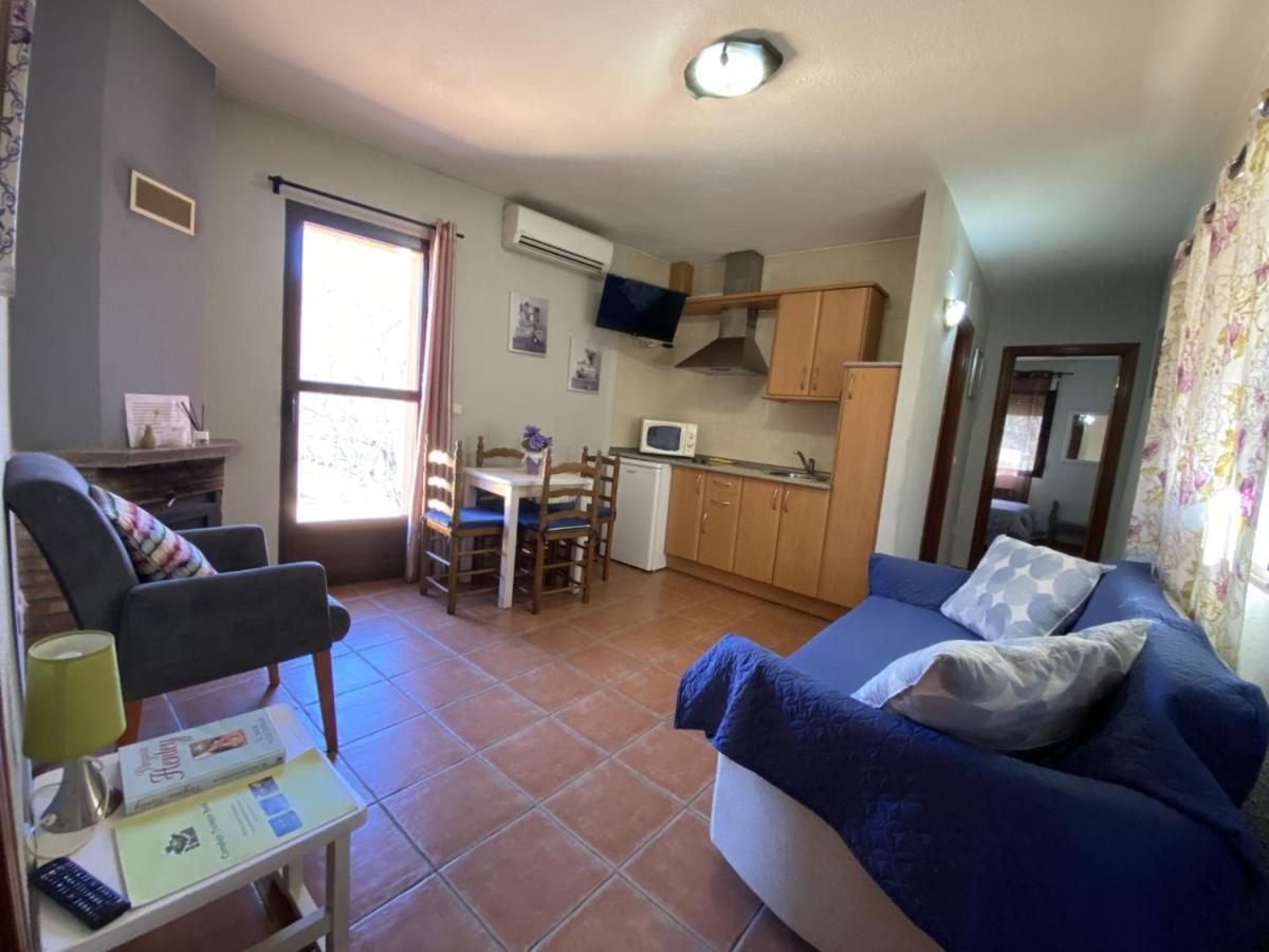Apartamentos Rurales El Solitario Banos De Montemayor Eksteriør billede