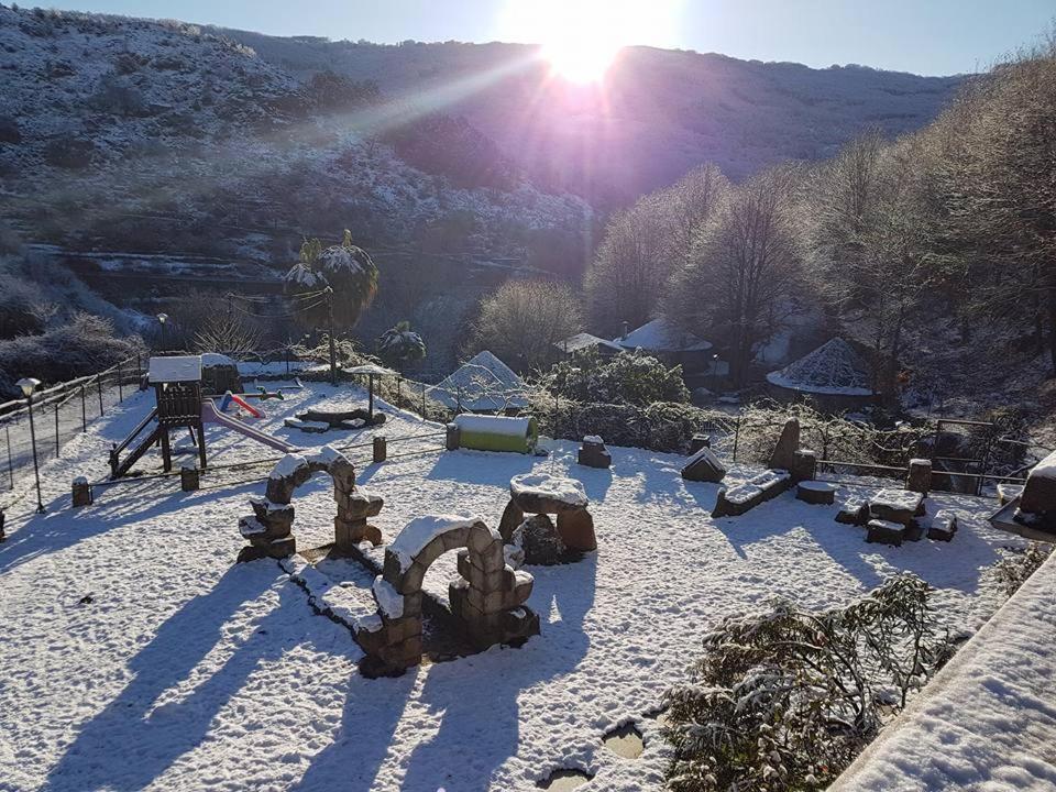 Apartamentos Rurales El Solitario Banos De Montemayor Eksteriør billede